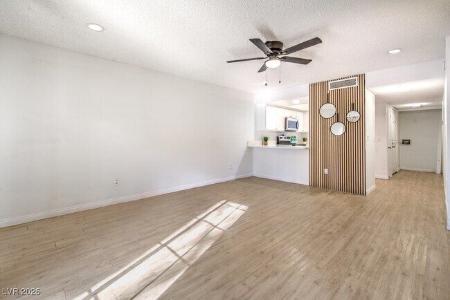 Building Photo - 3823 S Maryland Pkwy