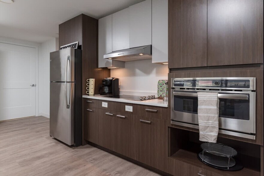 Building Photo - 425 Massachusetts Ave