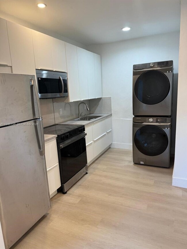 Building Photo - 21 NE 48th St