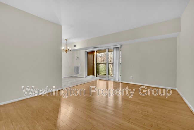 Building Photo - 2200 Castle Rock Square