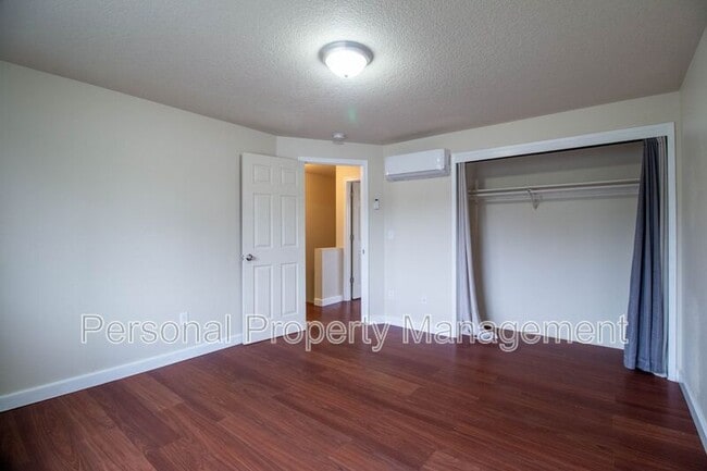 Building Photo - 1327 Z St