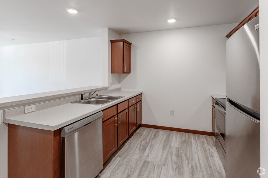 2BR, 1BA - 957SF - Kitchen - Station Street Apartments