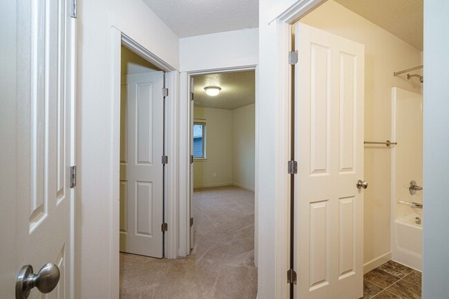 Building Photo - 3 Bedroom 2.5 Bath with Rasied Garden Beds - Felida Park Neighborhood