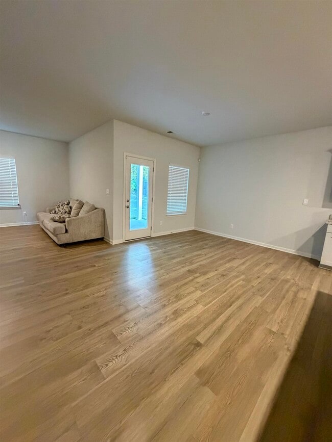 Building Photo - 50 Arrowwood Trl