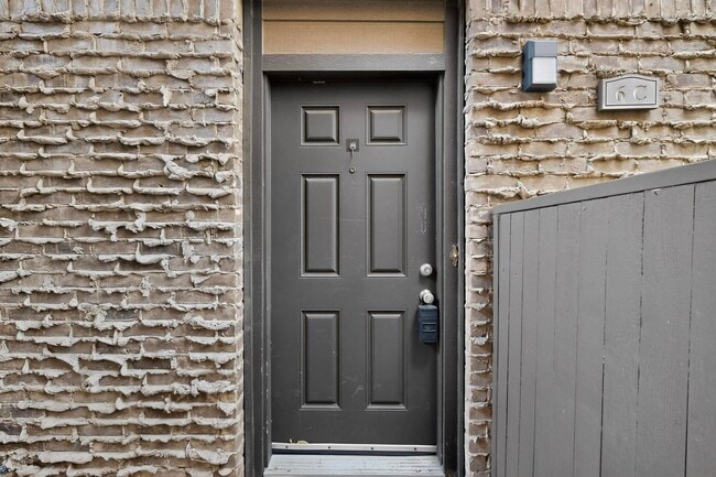 Building Photo - 4800 Northway Dr