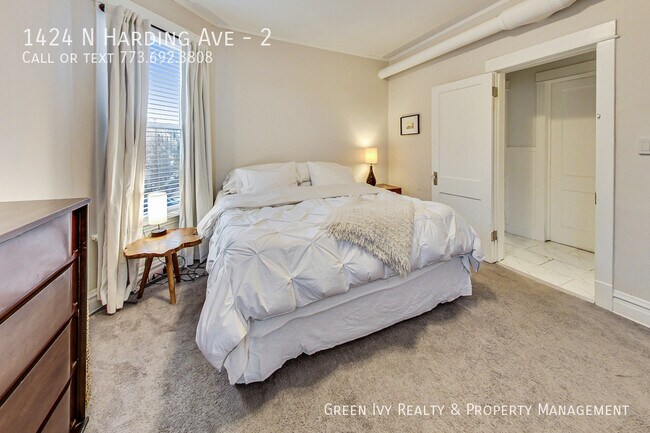 Building Photo - 1424 N Harding Ave