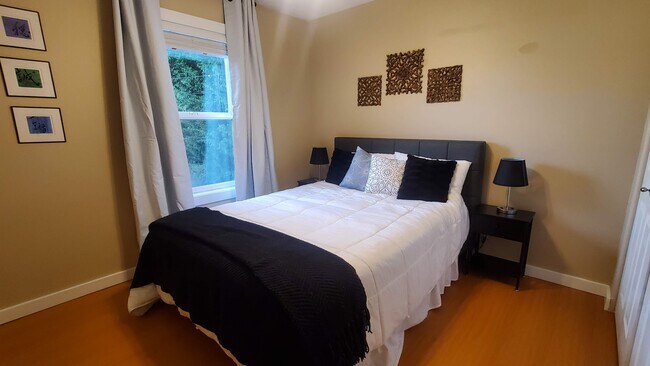 Peek a Boo View of the Bay - 21680 Seacrest Ave NE