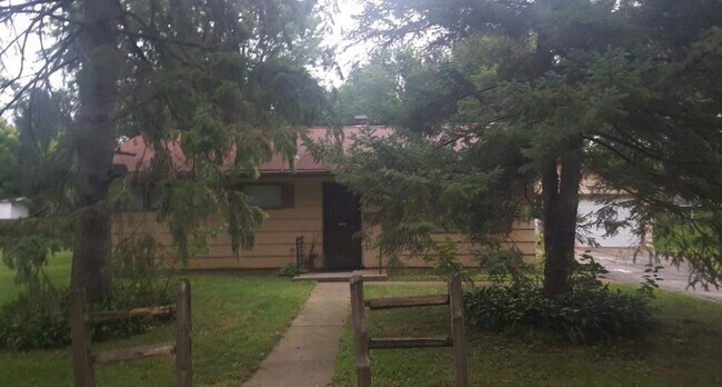 Primary Photo - 1210 Blaine Dr