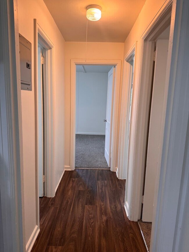 Building Photo - 2 BED, 1 BATH HOME LOCATED IN GREENSBORO