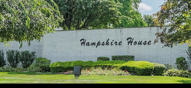 Front entrance - 893 Farmington Ave