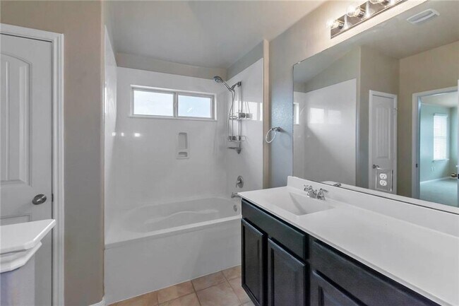 Building Photo - 1408 Blake St