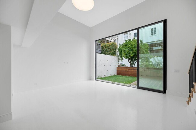 Building Photo - 1074 Filbert St
