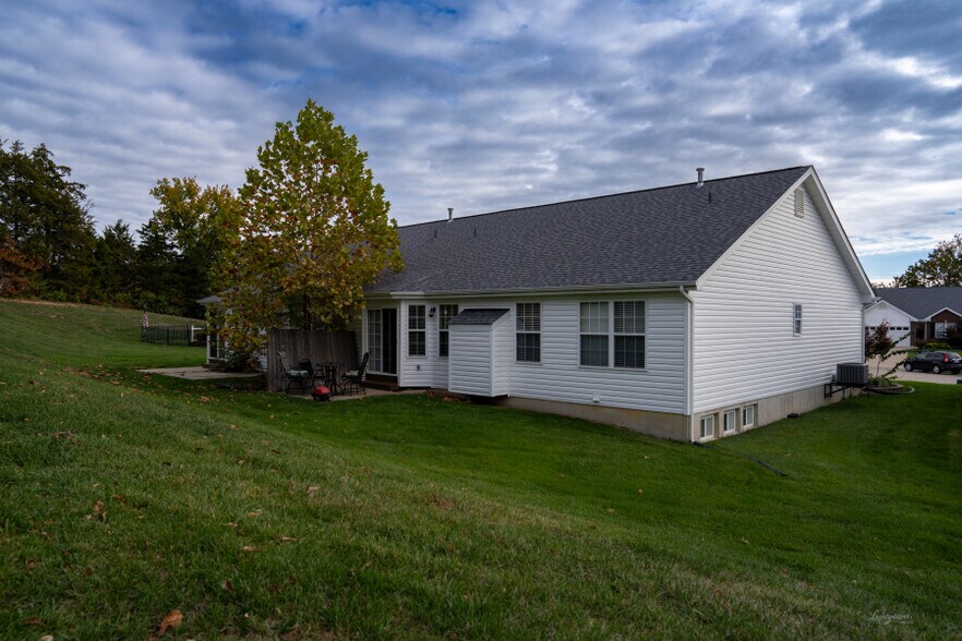 back yard and walkout to patio - 615 Grayhawk Cir