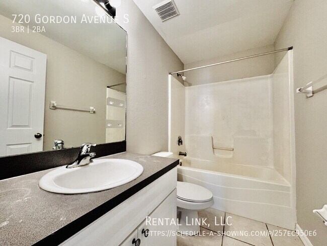 Building Photo - 720 Gordon Ave S