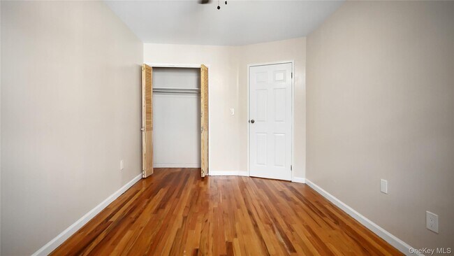 Building Photo - 3610 Baychester Ave
