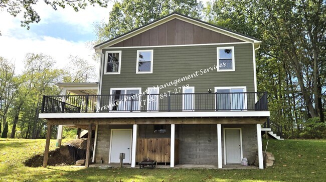 Building Photo - 399 Melody Ln
