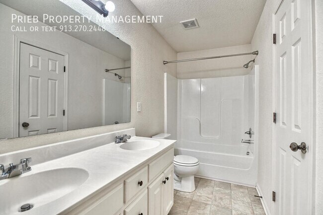 Building Photo - 310 N Ferrel St