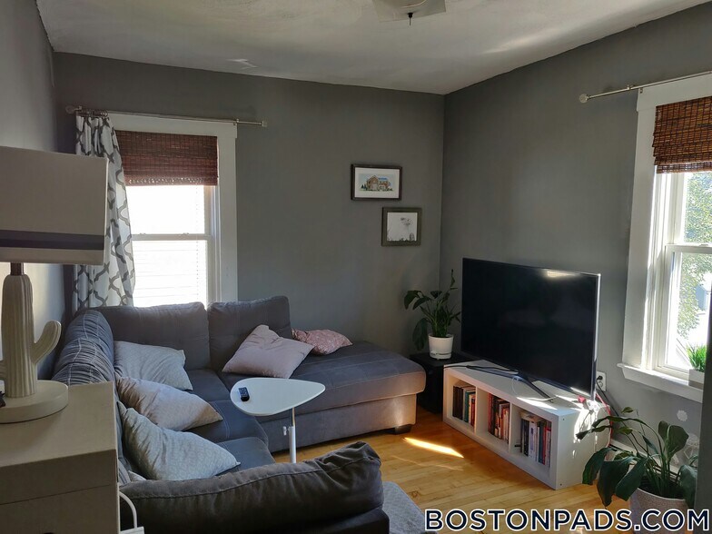 Building Photo - 150 Fifth St.