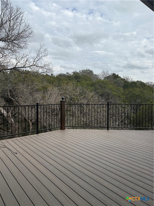 Building Photo - 627 Mission View Ct