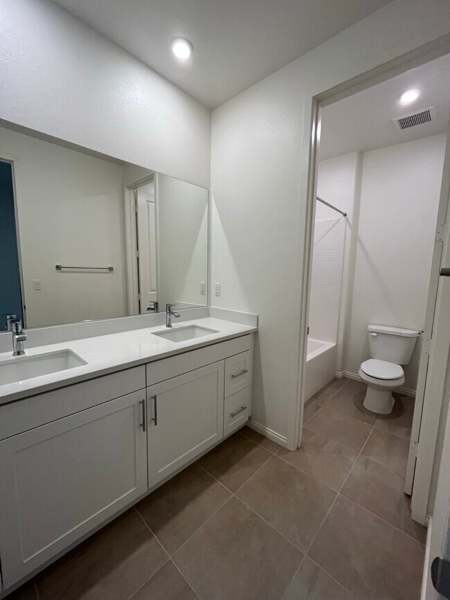 Building Photo - 54 Harmony Dr