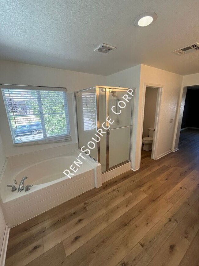 Building Photo - 37515 Limelight Way