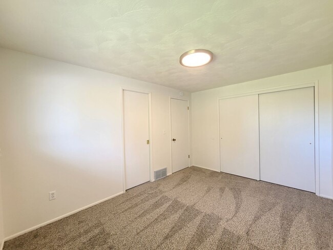 Building Photo - $2,400.00 - 4 Bed / 2 Bath Home in Upper South Hill with Large Backyard