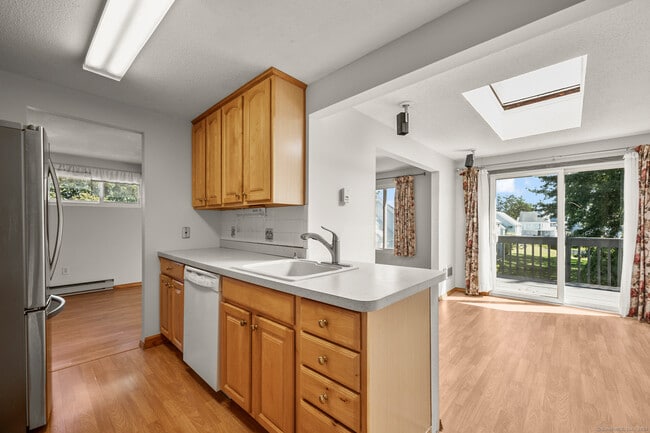 Building Photo - 72 Cinnamon Spring