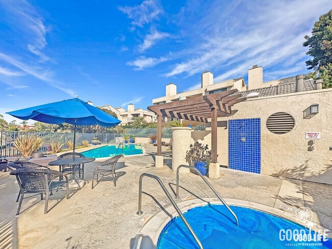 Building Photo - Modern Coastal Property In Gated Encinitas Community | 3BD/2.5BA w/Garage