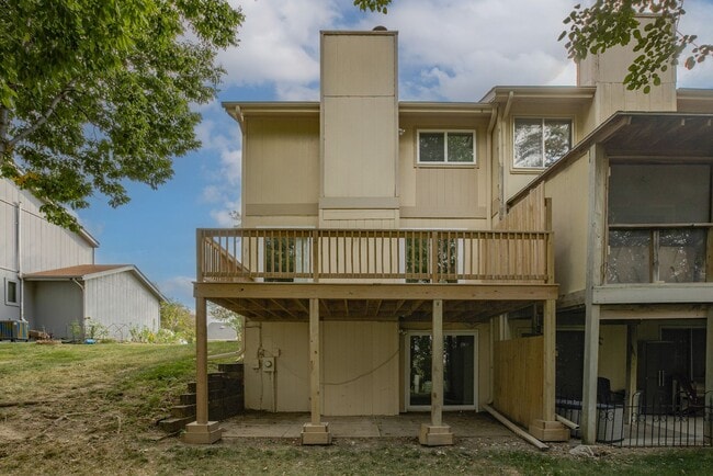Building Photo - 15102 Normandy Blvd