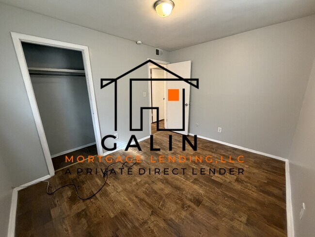 Building Photo - 8 Del Mar Cir