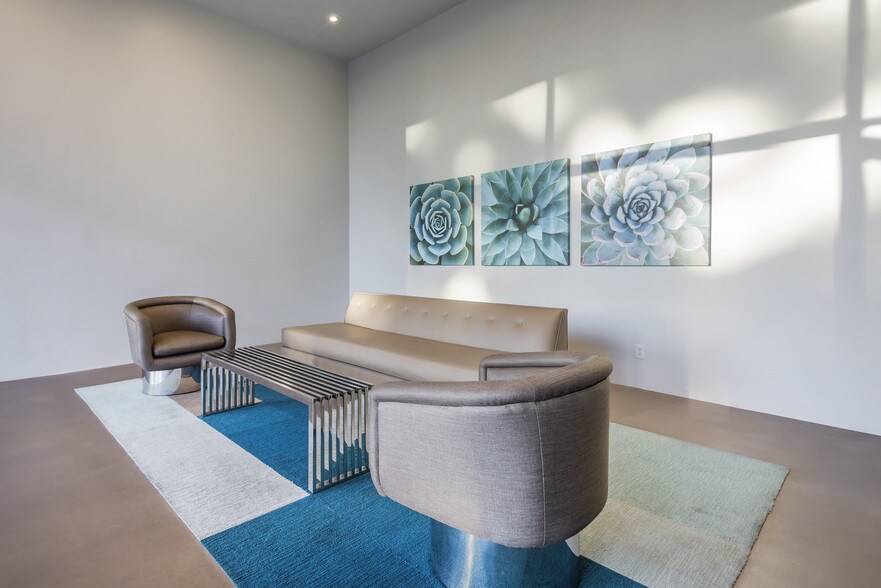 Lounge Lobby Area - Essel 4th Avenue Apartments LP