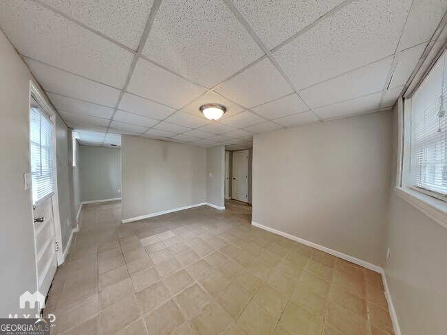 Building Photo - 5730 Deerfield Ln