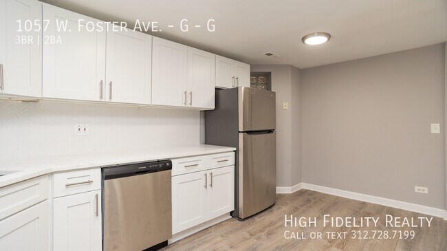 Building Photo - 1057 W Foster Ave