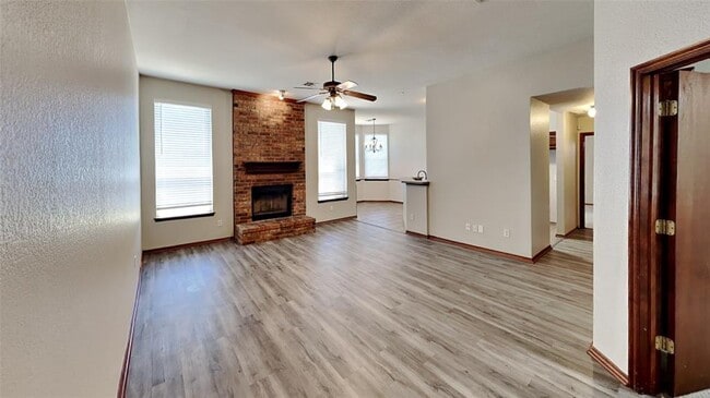 Building Photo - 2212 SW 141st Pl