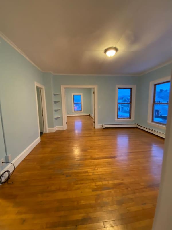 Building Photo - 2 East St