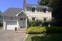 Building Photo - 19 Lorraine Dr