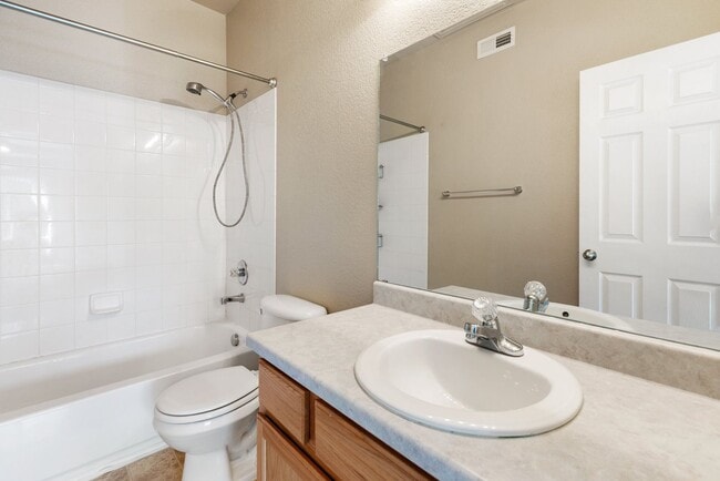 Building Photo - Immaculate 2 Bed 2 Bath Condo with Pikes Peak Views in D49!!!