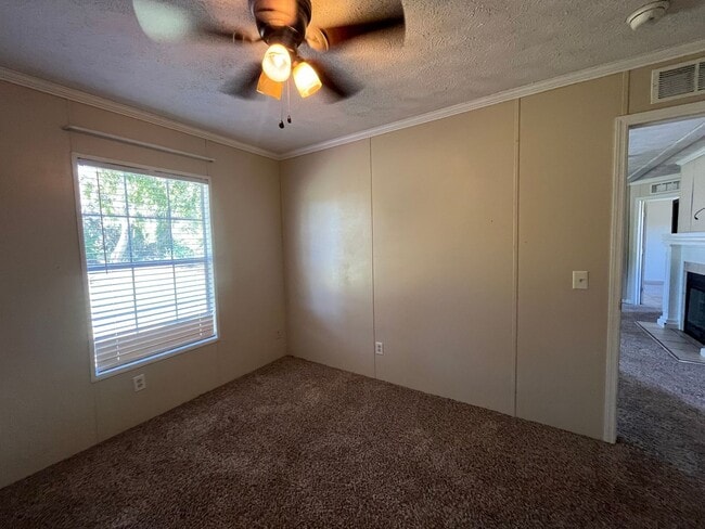Building Photo - 3 Bedroom 2 Bath home on 1 acre in Wellborn