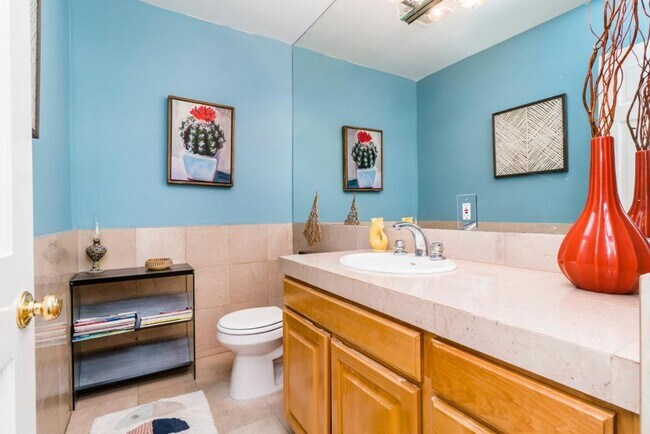 Building Photo - A charming 3-bedroom, 2.5 bath home in Don...