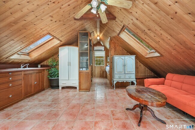 Building Photo - 167 North Ave