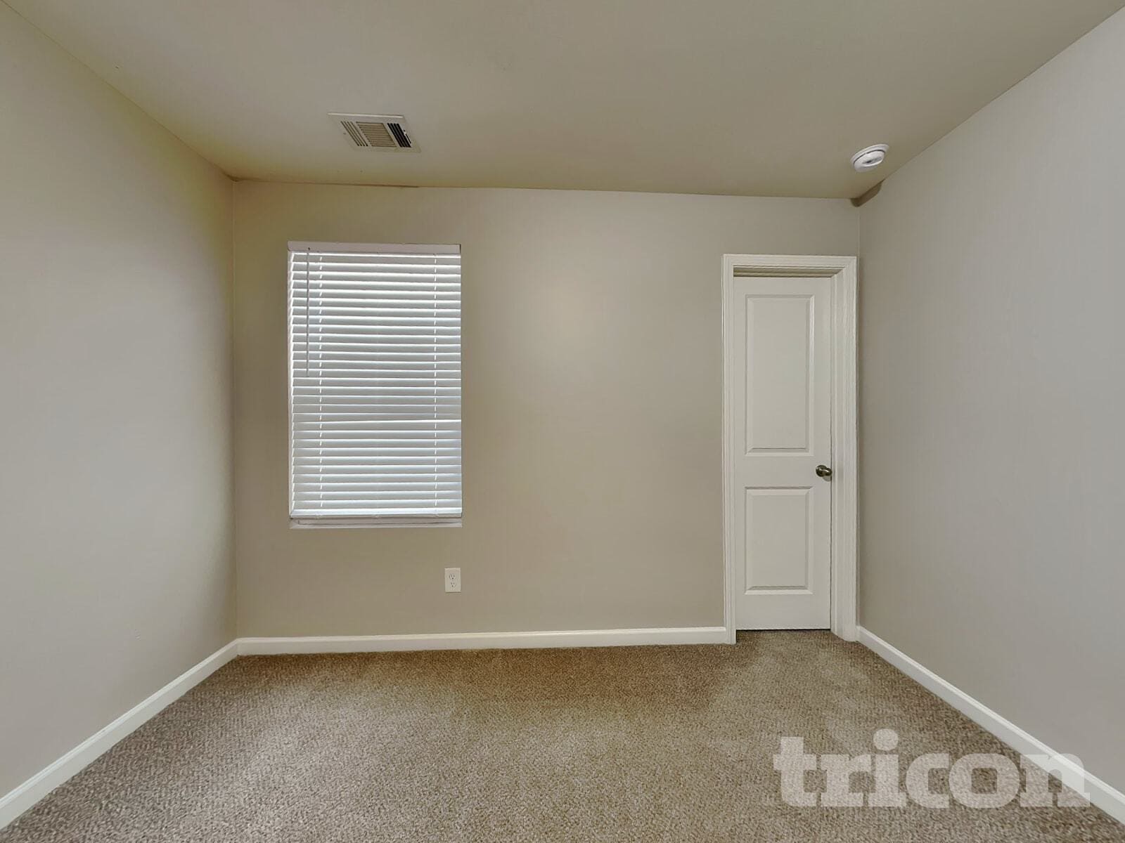 Building Photo - 2137 Hudson Dr