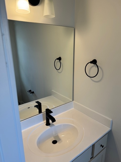 Full Bathroom - 14 W 4th St