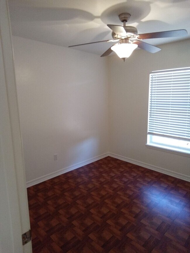 Building Photo - South Bossier Beauty!
