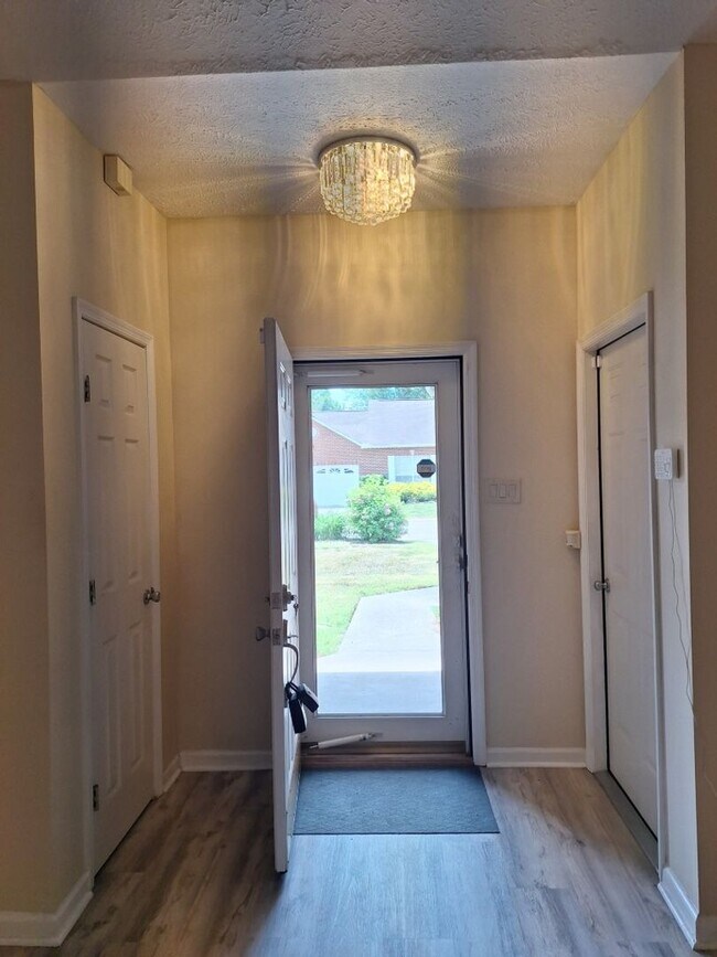 Building Photo - 4415 Greenfern Way