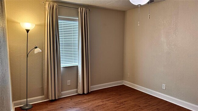 Building Photo - 205 Lewfield Cir