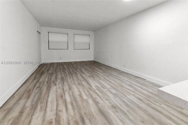 Building Photo - 8100 Geneva Ct