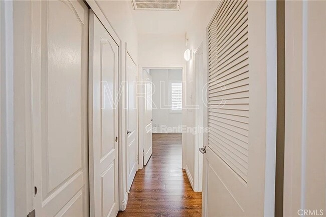 Building Photo - 7111 S La Tijera Blvd