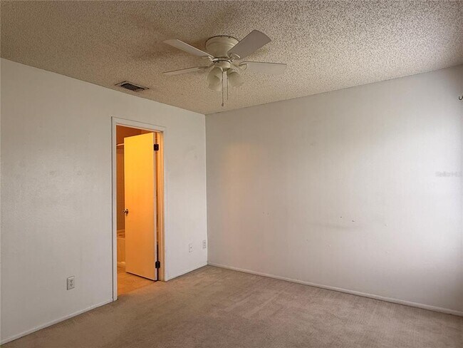 Building Photo - 1305 Park Villa Pl