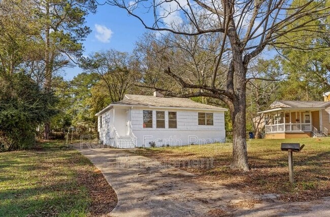 Building Photo - 628 Annie Laura Dr