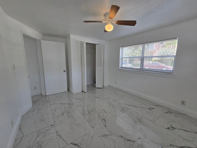 Building Photo - 844 NE 17th Way